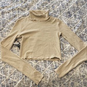 Aritzia cropped long sleeve